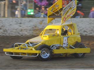 Woodford Glen Speedway - Superstock 19c Malcolm Ngatai